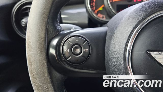 Mini Cooper 2015 — photo 17