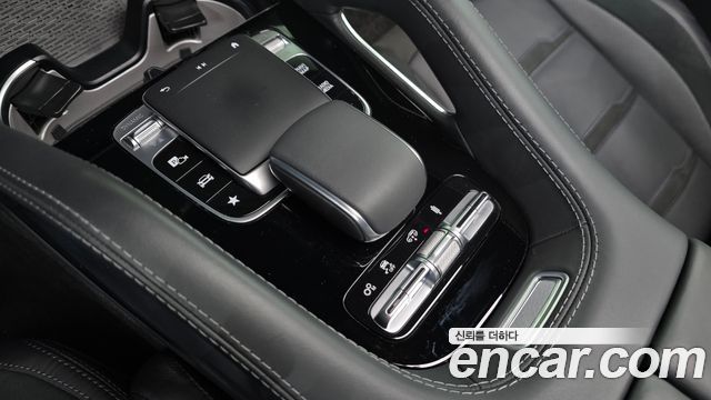 Mercedes-Benz GLE-Class 2021 — photo 29