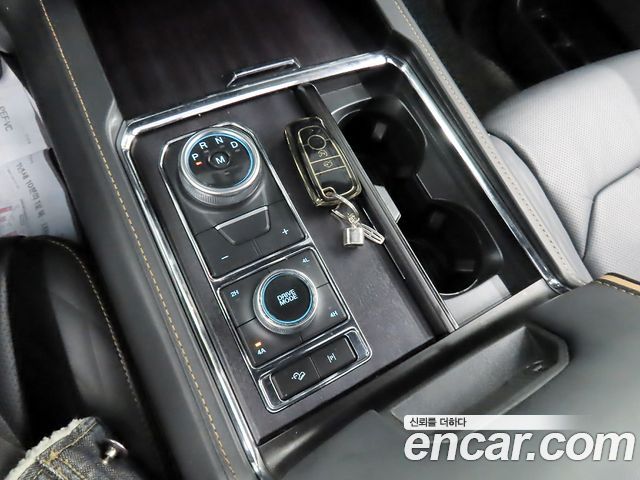Ford Expedition 2022 — photo 9