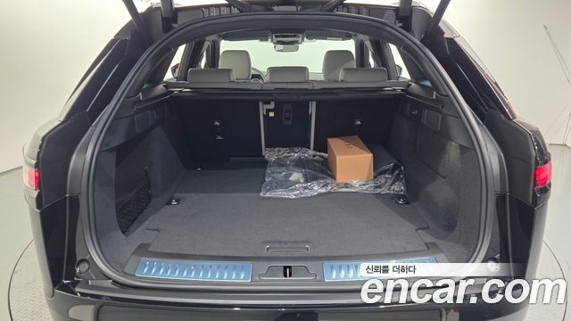 Land Rover Range Rover Velar 2026 — photo 10