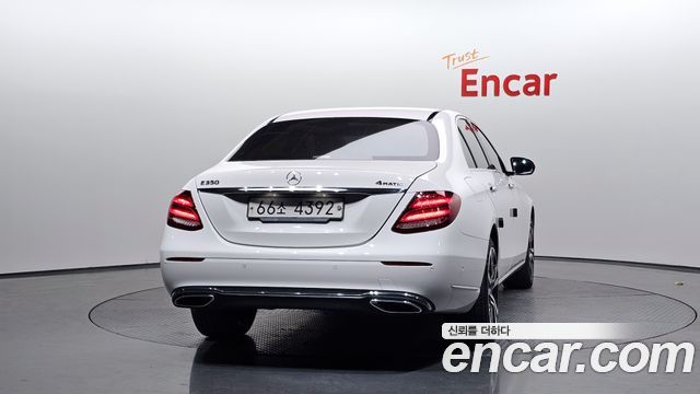 Mercedes-Benz E-Class 2019 — photo 4