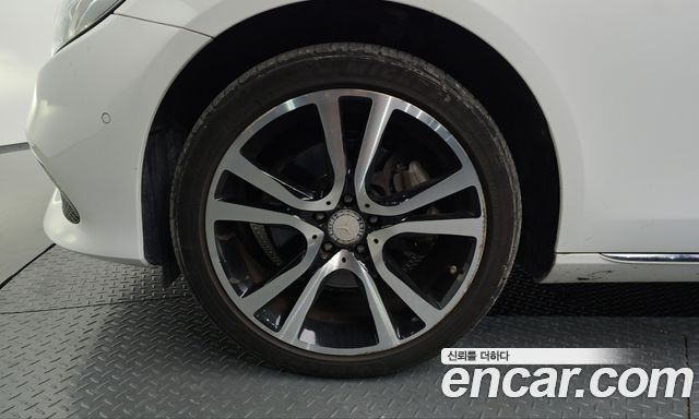 Mercedes-Benz E-Class 2019 — photo 5