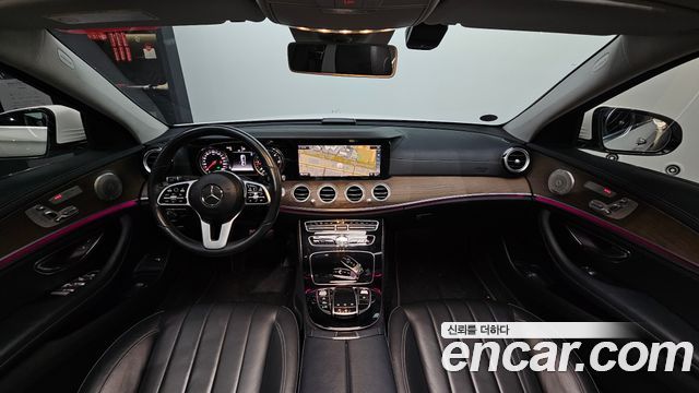Mercedes-Benz E-Class 2019 — photo 10