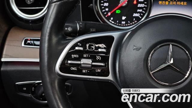 Mercedes-Benz E-Class 2019 — photo 21