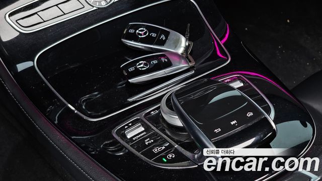 Mercedes-Benz E-Class 2019 — photo 26