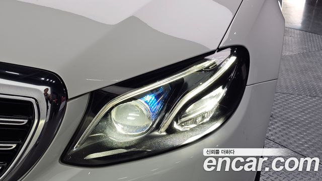 Mercedes-Benz E-Class 2019 — photo 8