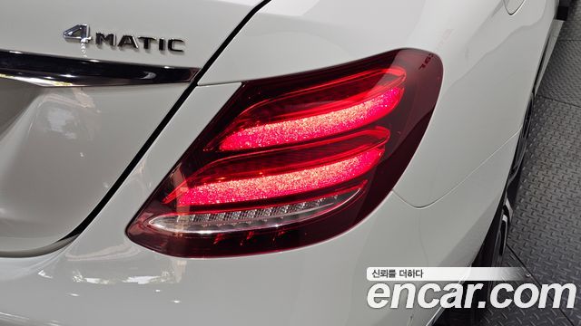 Mercedes-Benz E-Class 2019 — photo 9