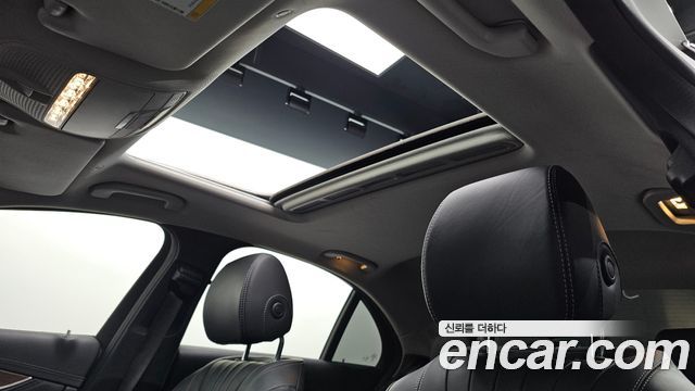 Mercedes-Benz E-Class 2019 — photo 27