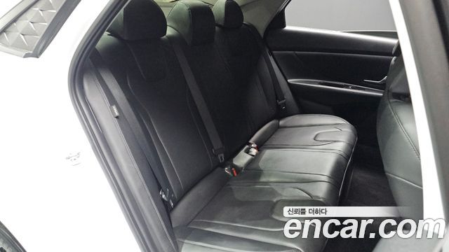 Hyundai AVANTE 2024 — photo 22