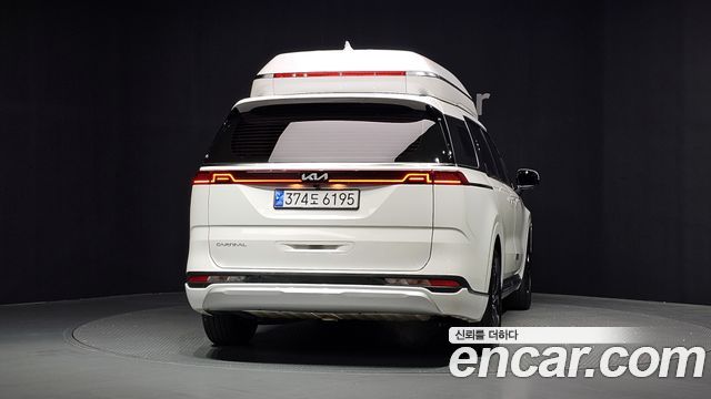 Kia Canival 2023 — photo 4
