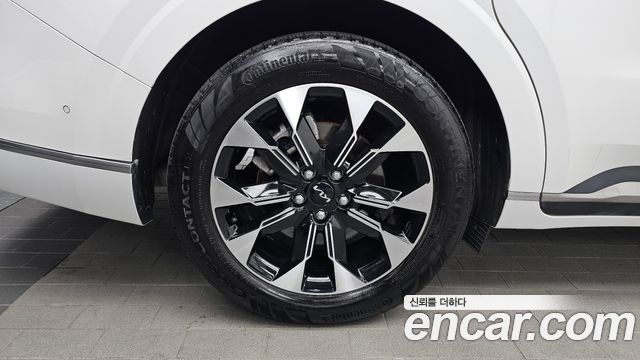 Kia Canival 2023 — photo 5
