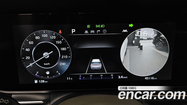 Kia Canival 2023 — photo 11