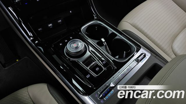Kia Canival 2023 — photo 12