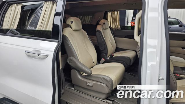Kia Canival 2023 — photo 17