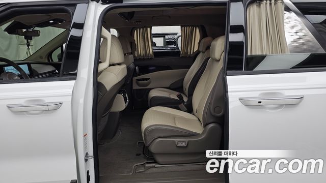 Kia Canival 2023 — photo 18