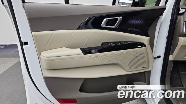 Kia Canival 2023 — photo 14