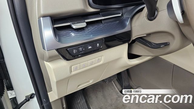 Kia Canival 2023 — photo 30