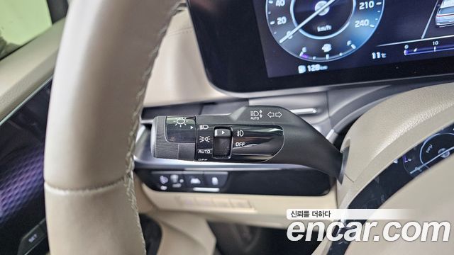 Kia Canival 2023 — photo 36