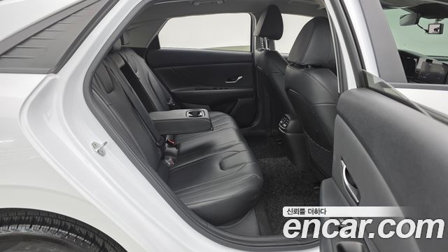 Hyundai AVANTE 2021 — photo 12