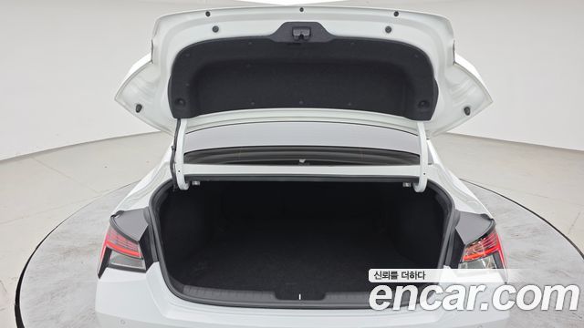 Hyundai AVANTE 2021 — photo 20