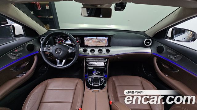 Mercedes-Benz E-Class 2018 — photo 10
