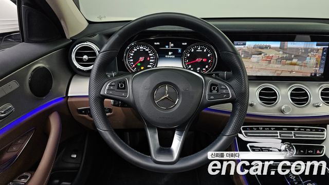 Mercedes-Benz E-Class 2018 — photo 19