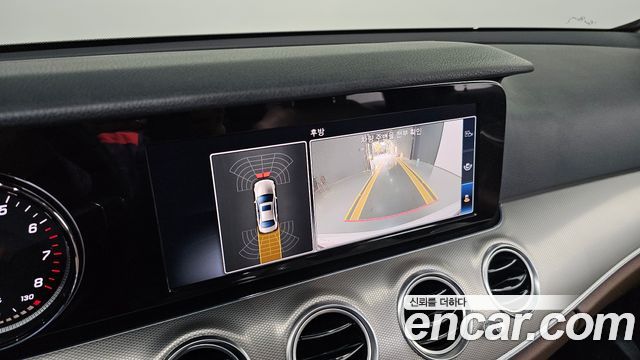 Mercedes-Benz E-Class 2018 — photo 22