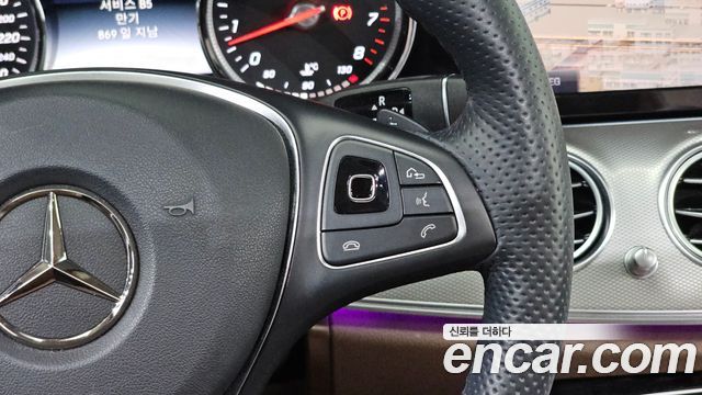 Mercedes-Benz E-Class 2018 — photo 24