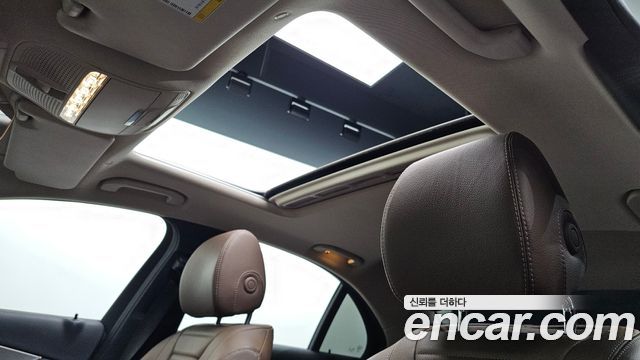 Mercedes-Benz E-Class 2018 — photo 27