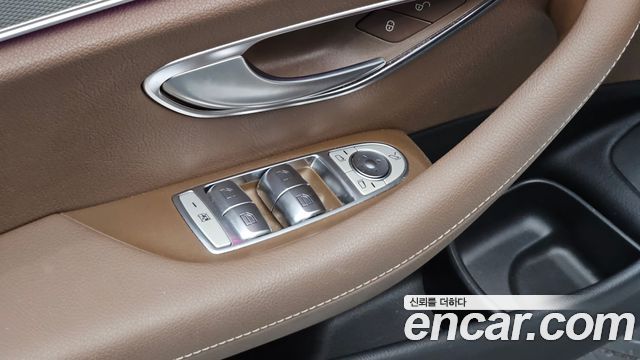Mercedes-Benz E-Class 2018 — photo 28