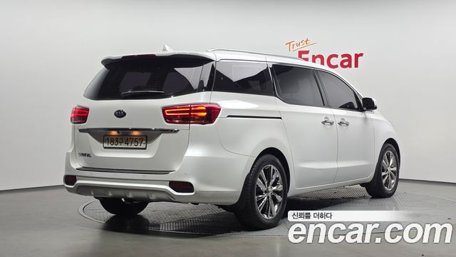 Kia Canival 2020 — photo 2