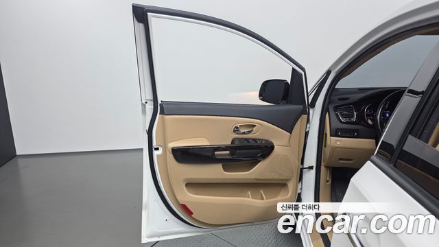 Kia Canival 2020 — photo 14