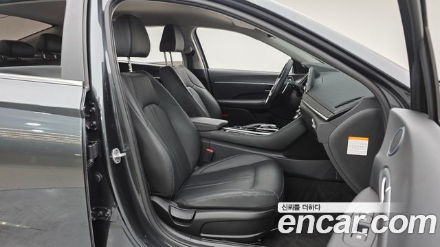 Hyundai Sonata 2023 — photo 11