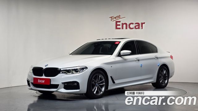 BMW 5-Series 2018 — photo 1