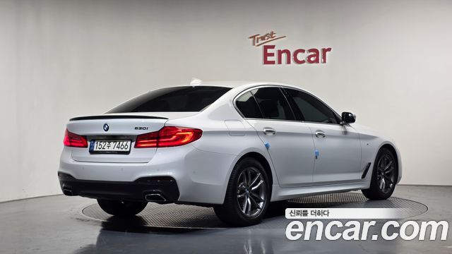 BMW 5-Series 2018 — photo 2