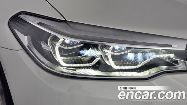 BMW 5-Series 2018 — photo 8
