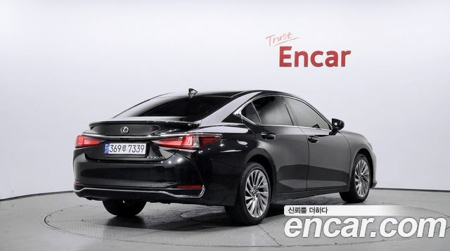 Lexus ES 2023 — photo 2