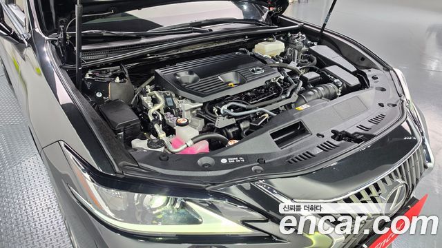 Lexus ES 2023 — photo 6