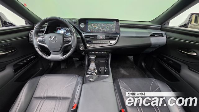 Lexus ES 2023 — photo 7