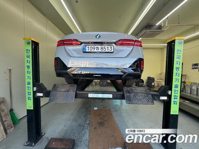 BMW 5-Series 2026 — photo 2