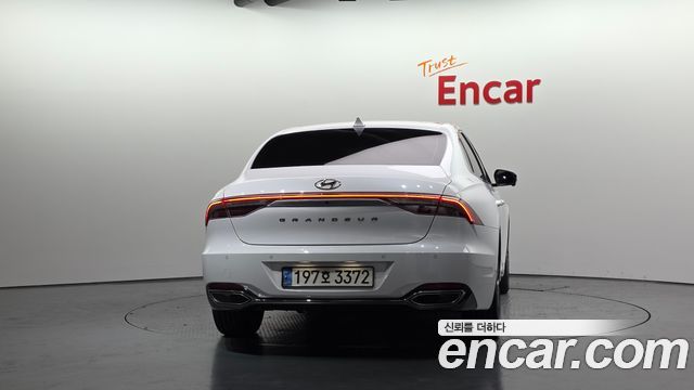 Hyundai Grandeur 2023 — photo 4