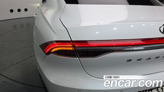 Hyundai Grandeur 2023 — photo 9