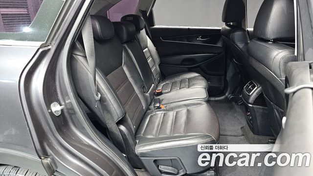 Kia Sorento 2018 — photo 11
