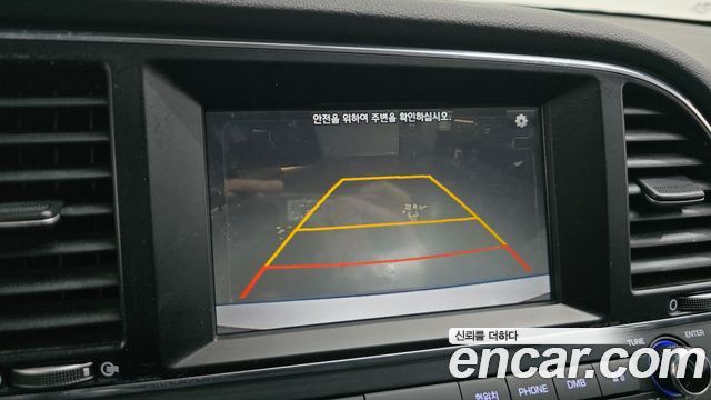 Hyundai AVANTE 2017 — photo 17