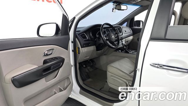 Kia Canival 2019 — photo 10