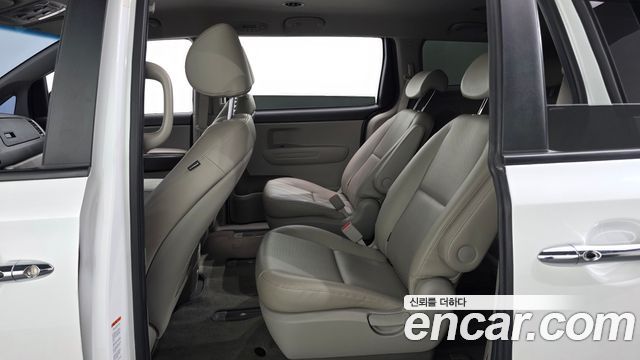 Kia Canival 2019 — photo 12
