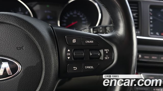 Kia Canival 2019 — photo 17