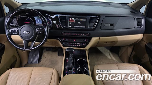 Kia Canival 2019 — photo 7