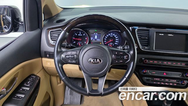 Kia Canival 2019 — photo 14
