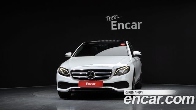 Mercedes-Benz E-Class 2017 — photo 3